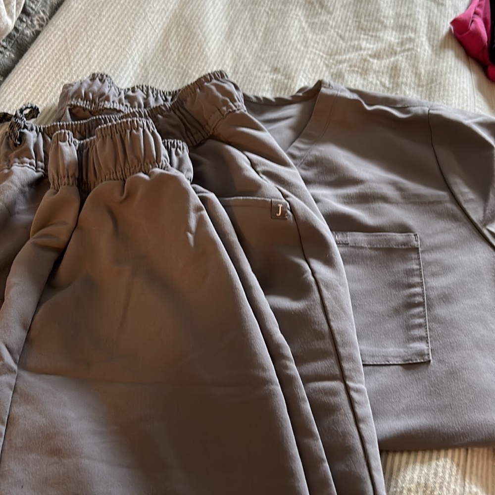 Jaanuu Scrub Set - image 2